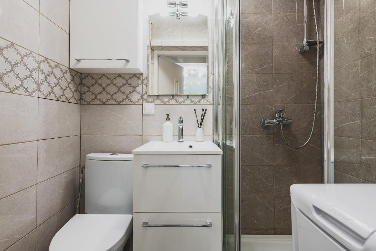 Mokotowska 67: Central Private Apartment with Balcony near US Embassy Warsaw Exterior photo